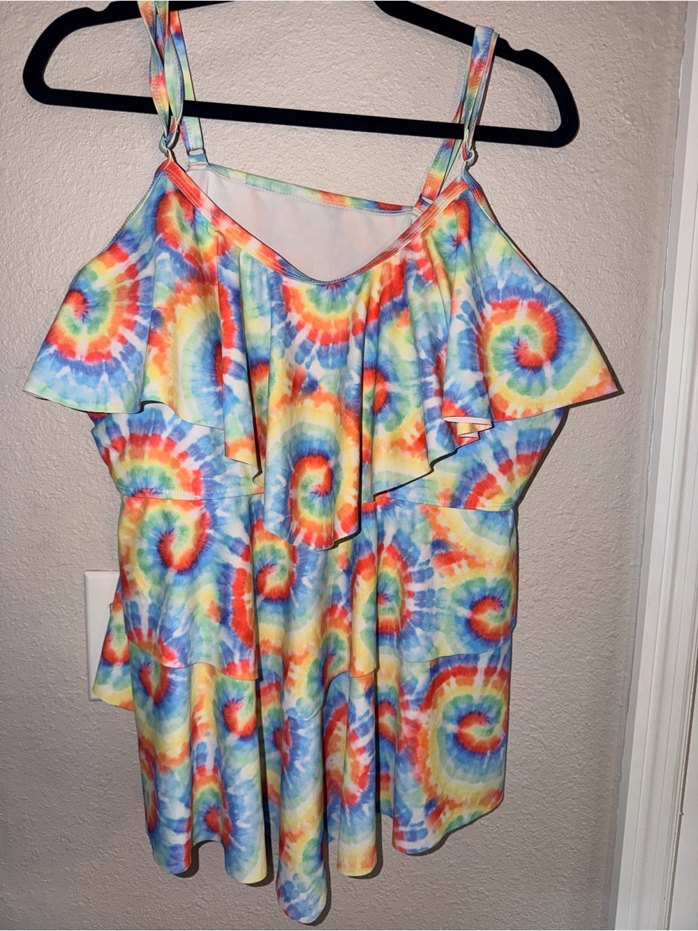 Women’s Tie-Dye Ruffle Bathing Suit Top With Built In Bra